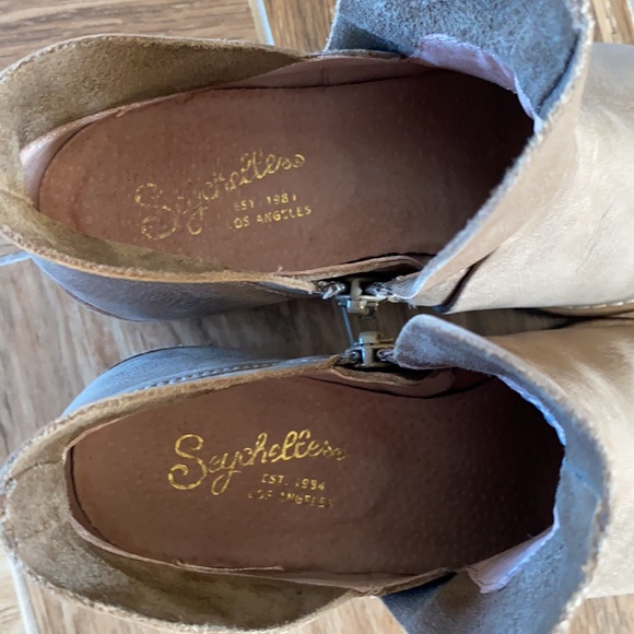 Seychelles Leather Taupe Booties - Picture 3 of 5